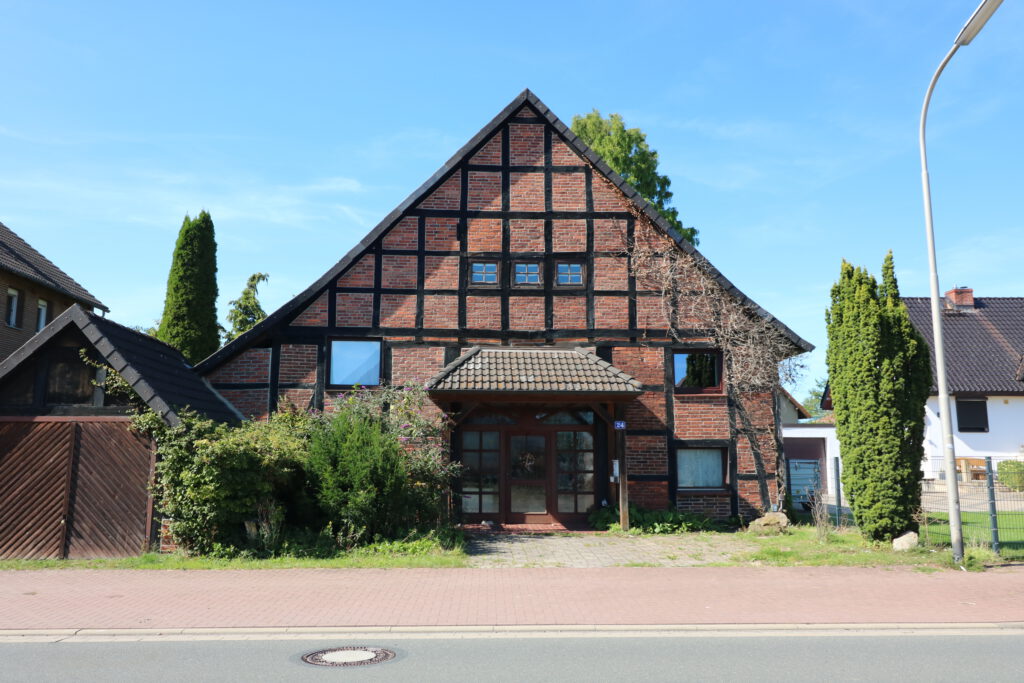 Fachwerkhaus mit traumhaftem Grundstück in Auhagen zum Kauf! Hinterlandbebauung möglich!